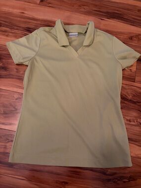 Nike Golf Short-Sleeve Polo Tee in Light Olive Green Dri-Fit Small